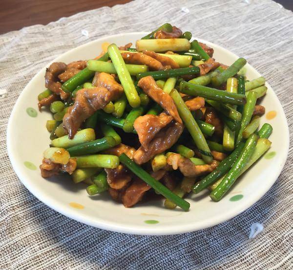 蒜苔炒肉的家常做法孩子爱吃 05475ac2162346d4b64c116ae3a1dd25.jpeg