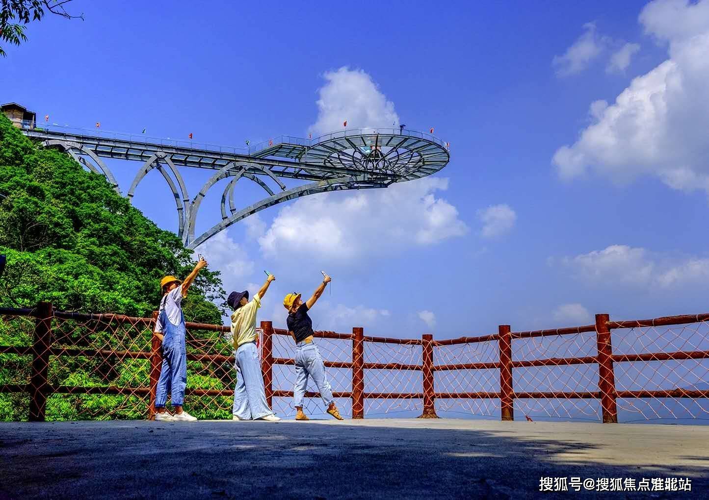 湖州安吉【灵溪山度假村】售楼处电话:400-000-0460接通转9888【官方