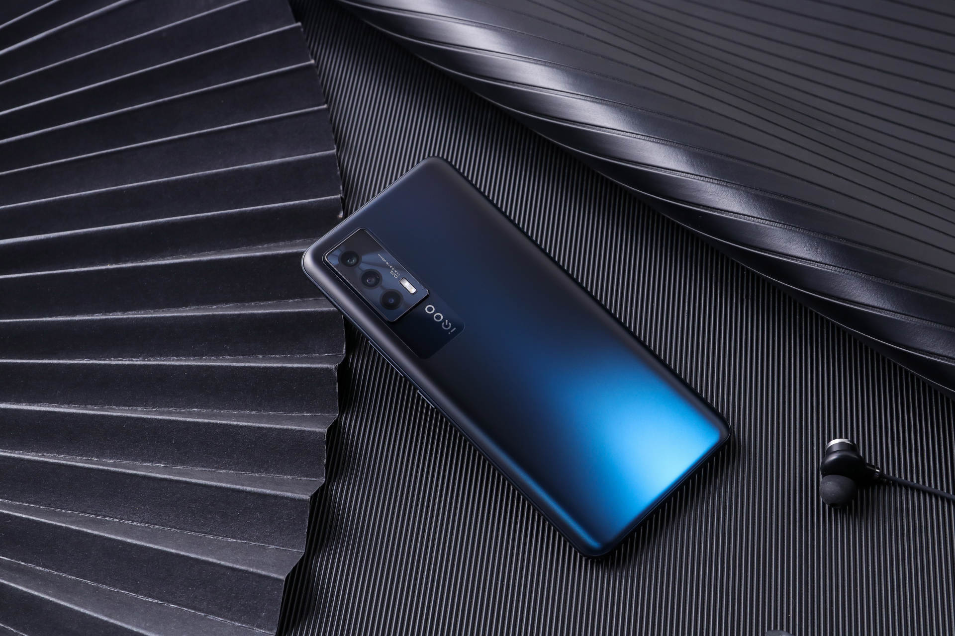 iqooneo5评测双芯配置光学防抖堪称全能选手