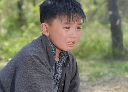 当看到他小时候的样子,相信不少人都会有印象,他从小就曾出演过许多