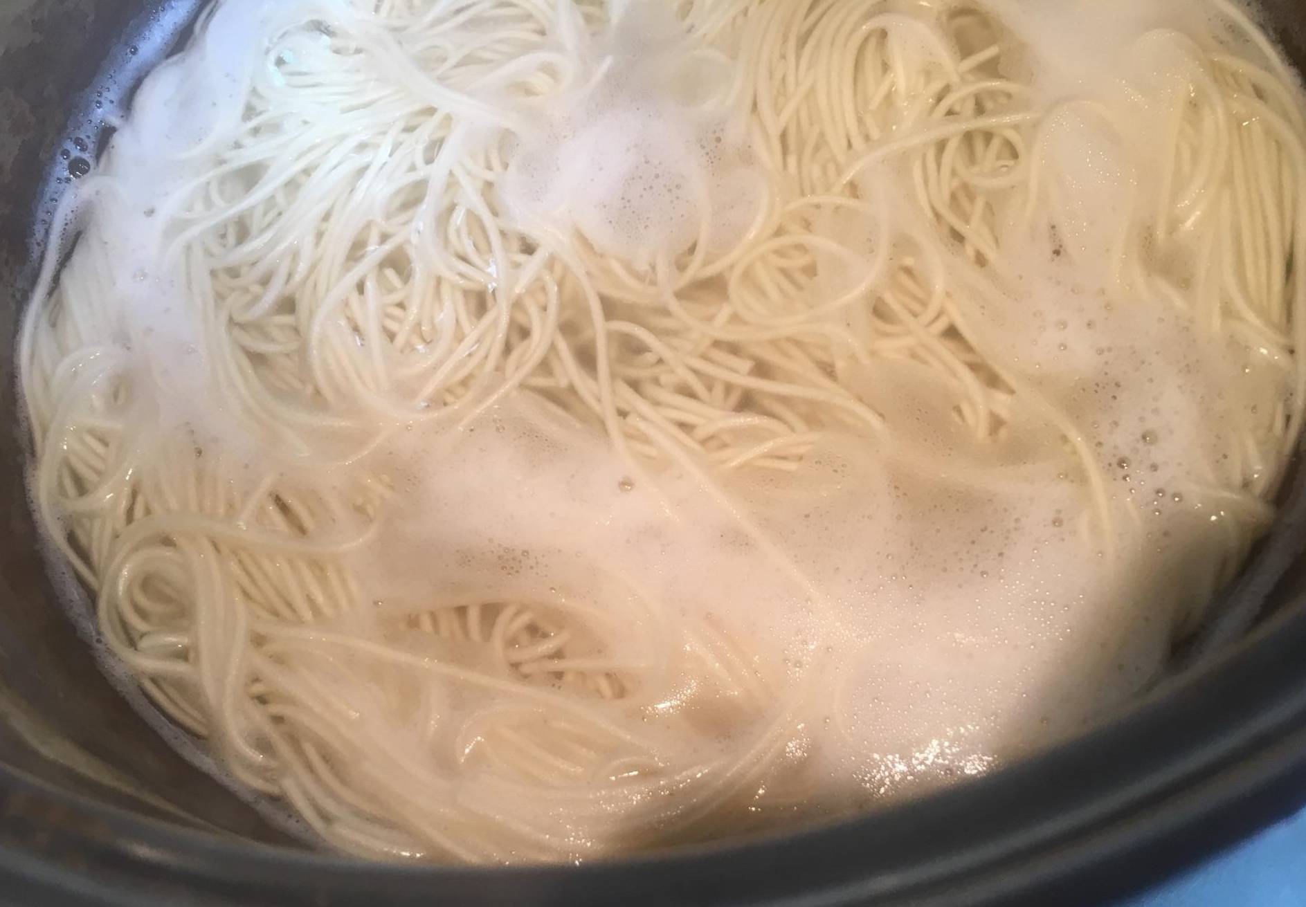 煮面条直接下锅大错特错煮之前先了解面条的性质才能煮出好面条