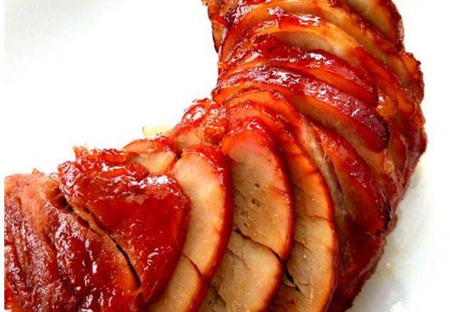 食材猪里脊半条,叉烧酱30克,料酒1勺,生抽2勺,老抽1勺,蜂蜜2勺做法1