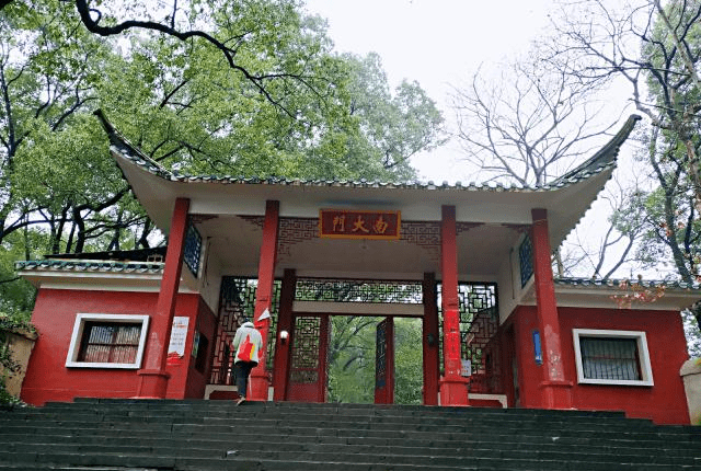 宝庆古城最古老的公园，内有东塔和山寺晓钟！邵阳本地人：回忆多
