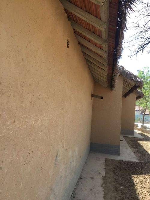 稻草泥墙面施工方法-如何一遍批成稻草漆