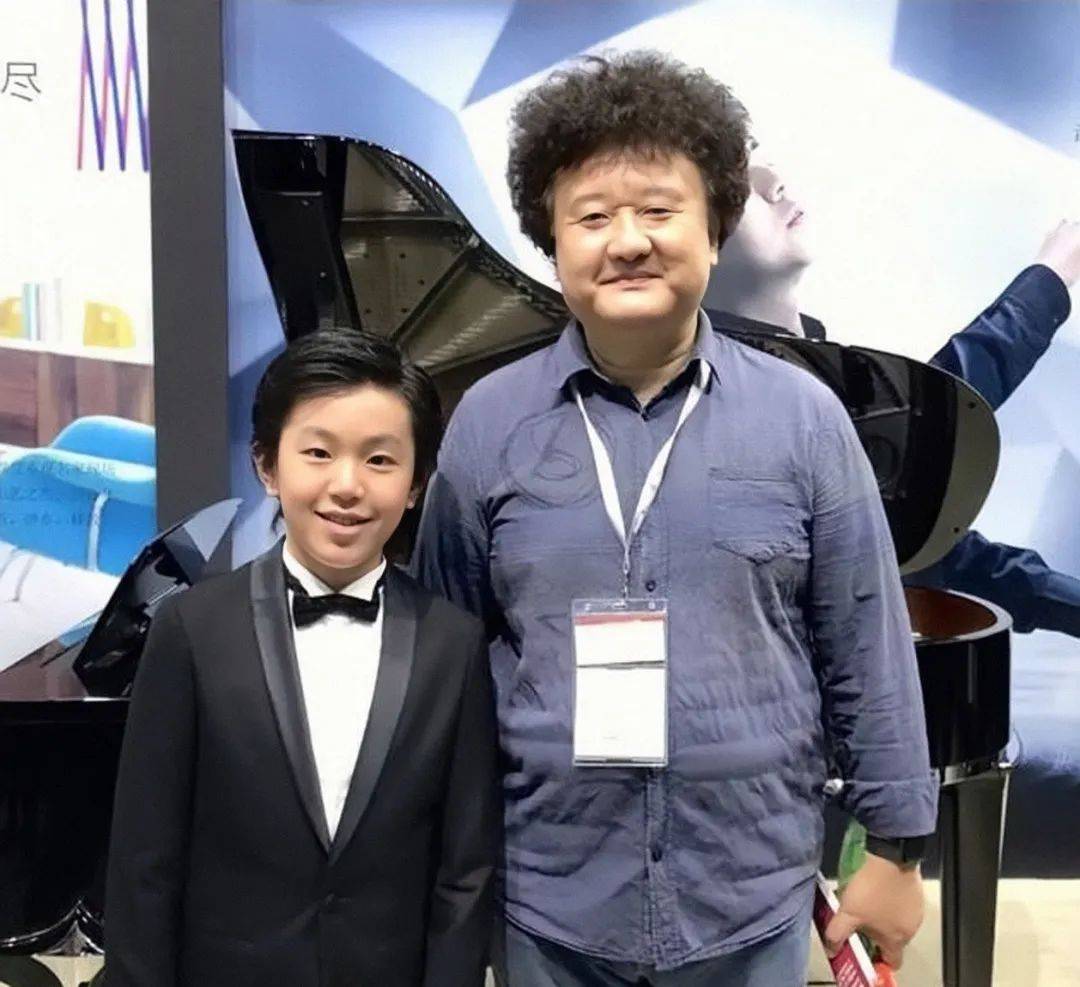 少年钢琴王子陈坦锐亮相泉城67交响乐团助阵多家媒体直播