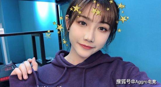 2000多万粉丝网红翻车,素颜生活照曝光,大腿堪比举重运动员?_钟婷
