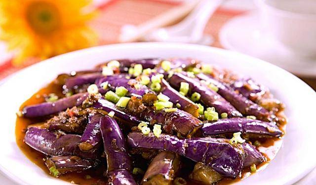 什么菜放红油 8ccc78a6882e4535aaf498736c64d84d.jpeg