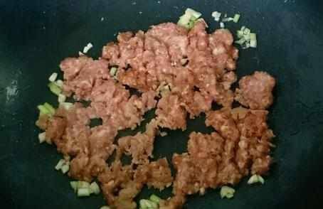 肉末怎么炒才软不发硬 9ea6c81ca35b442885e475d159662016.jpeg