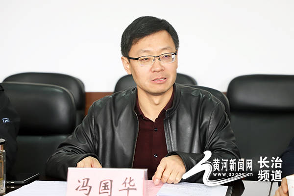 图为:华北机电学校校长冯国华讲话