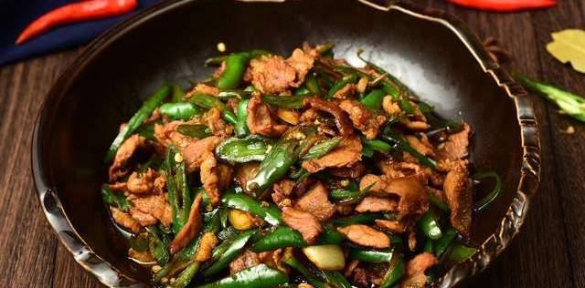 猪肉怎么炒出来又嫩又好吃不粘锅 05d3947cf21b450ab392e58340fa057c.jpeg