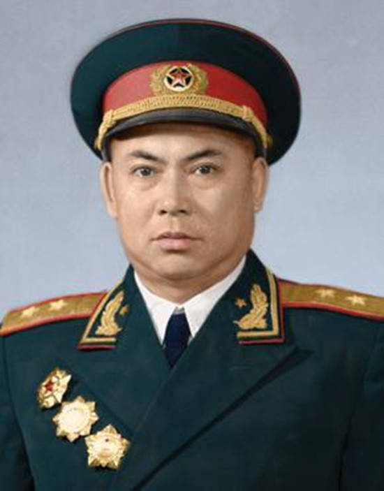 第49军首任军长是钟伟,第二任军长是谁?他的军衔比钟伟还高