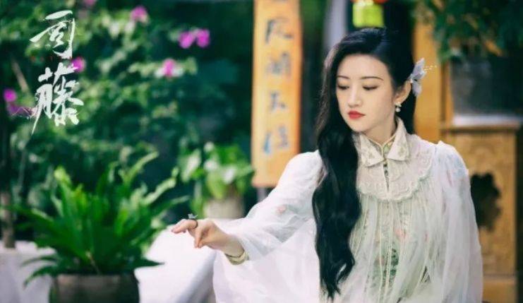 怎么捧都不红的4位女星，最后一位演了38次女主，却依旧没名气