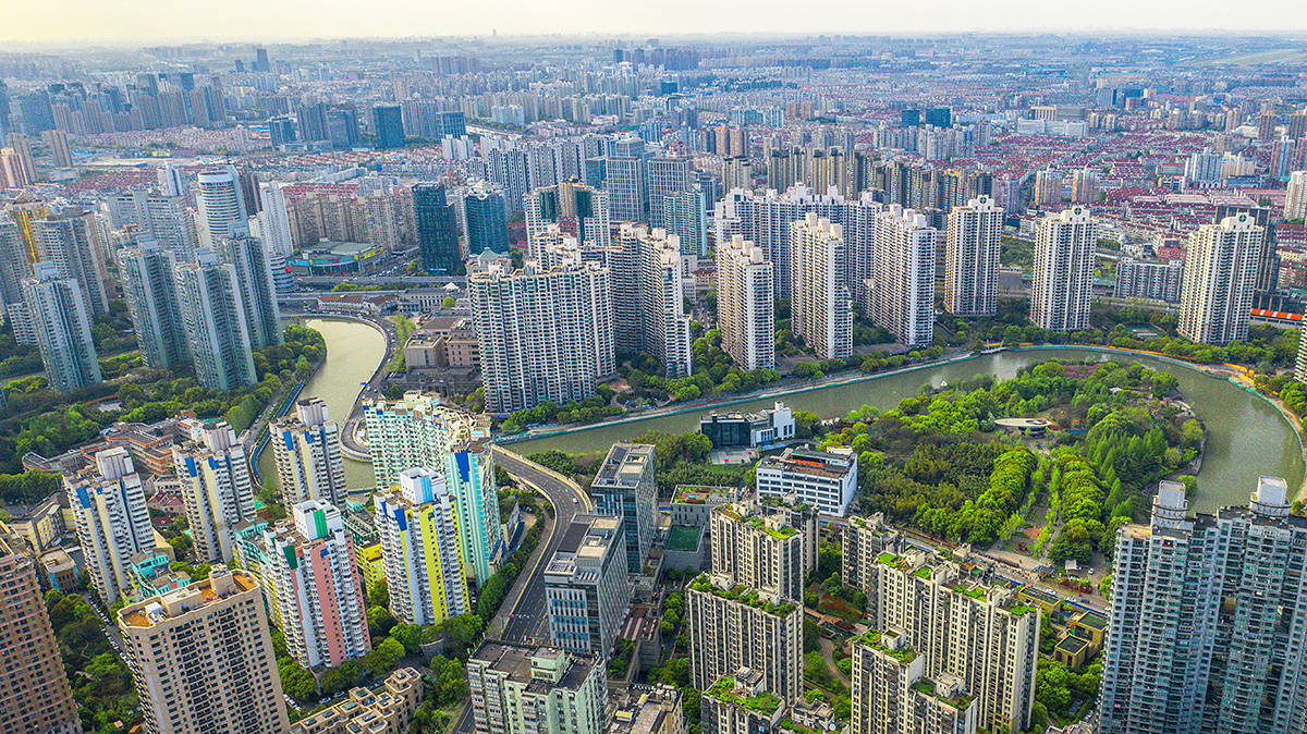 上海苏州河边的“天安千树”，这座网红建筑，却引来诸多差评质疑
