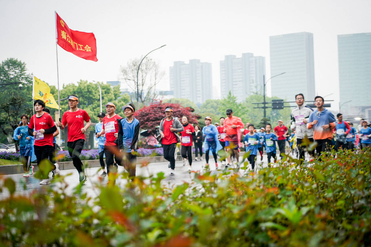 "桐"春天有约, 2021桐庐半程马拉松华丽开跑!