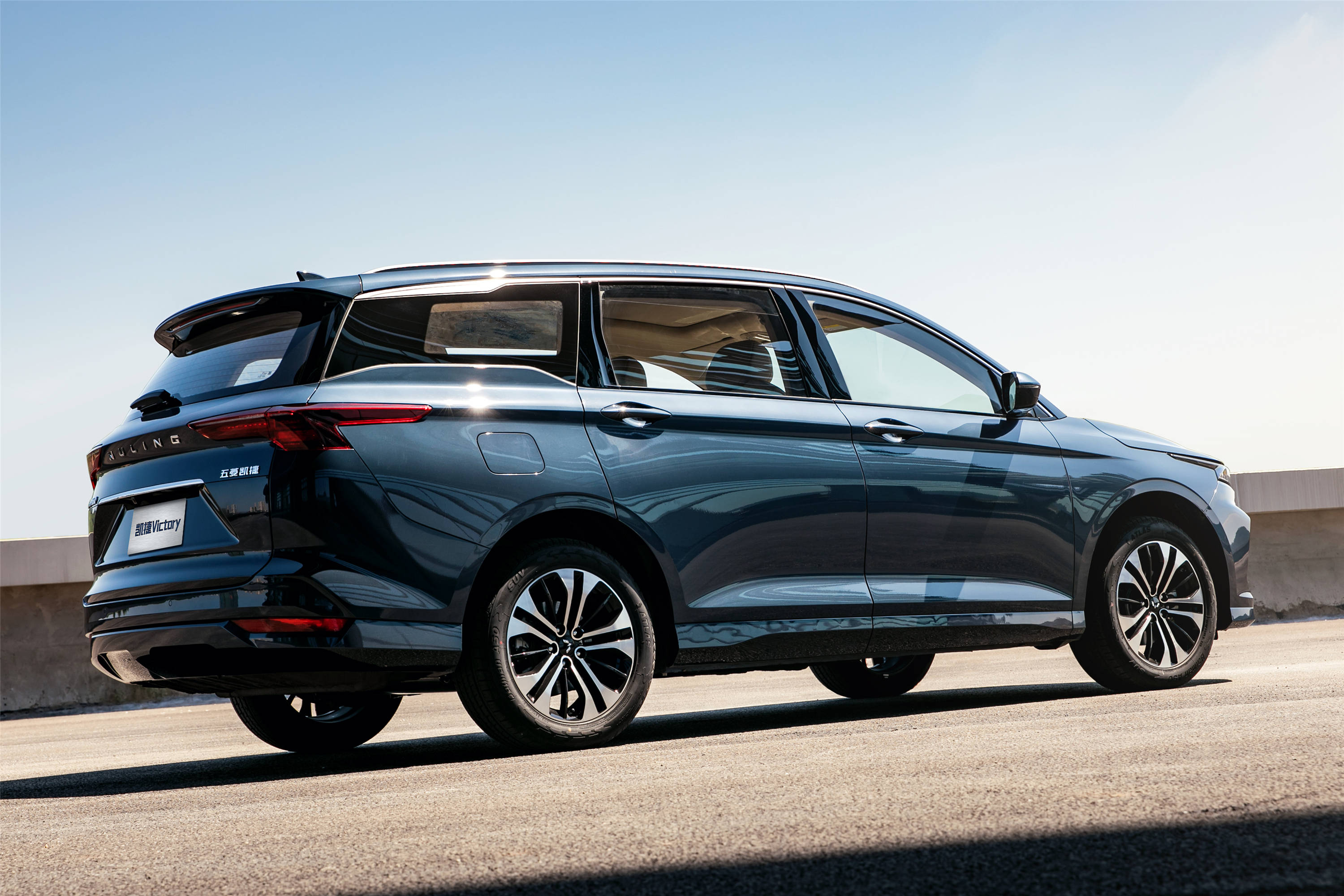 6座家用车怎么选这款车后排放平能当床不到10万就能落地