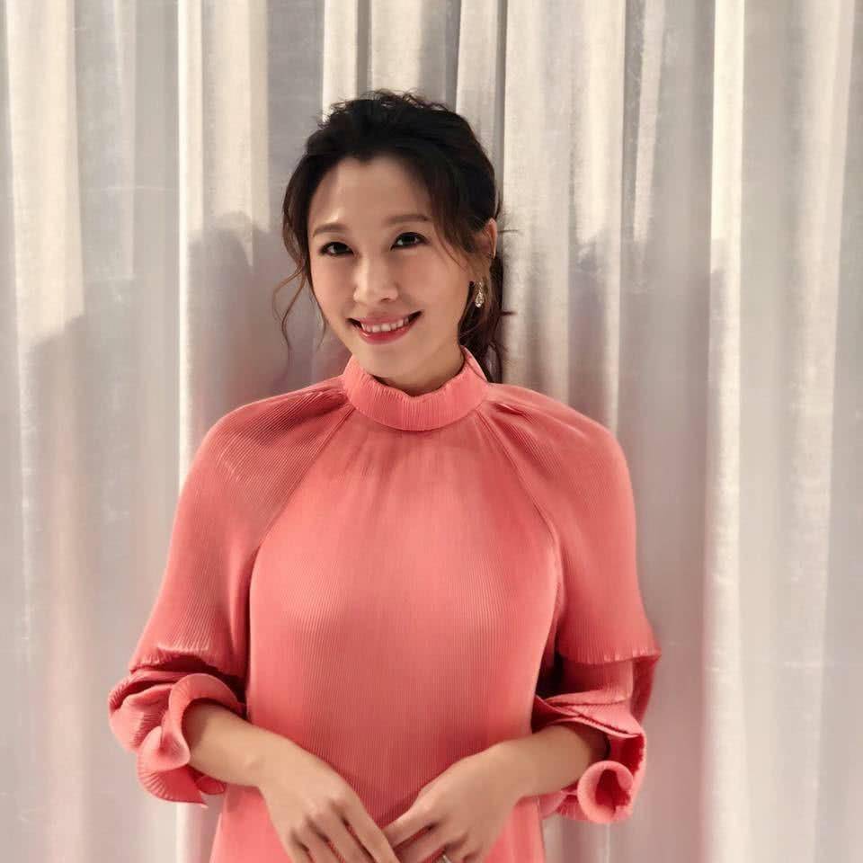 原创tvb艺员李美慧嫁大25岁富商辞佣亲自带娃直言想过平常生活