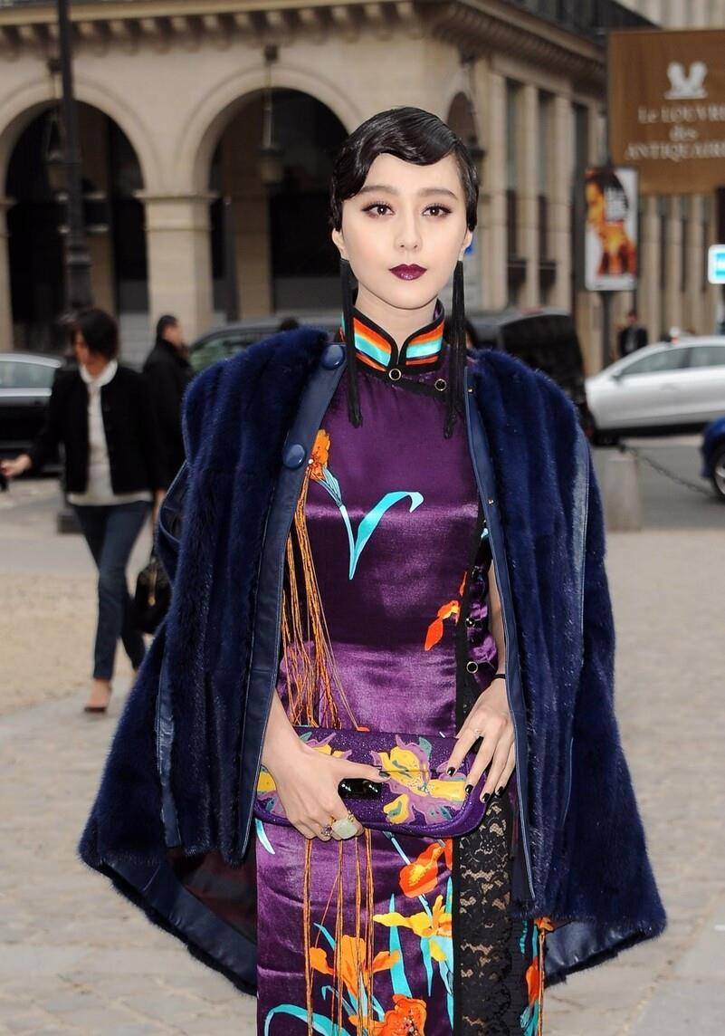 范冰冰真有名媛范,穿紫色刺绣风旗袍典雅大方,高级又迷人