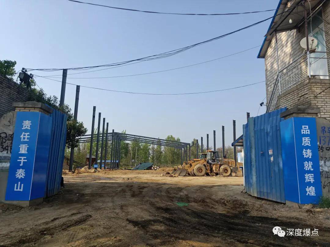 南阳白河瓦店段:砂石随意开采,养殖污水四溢!