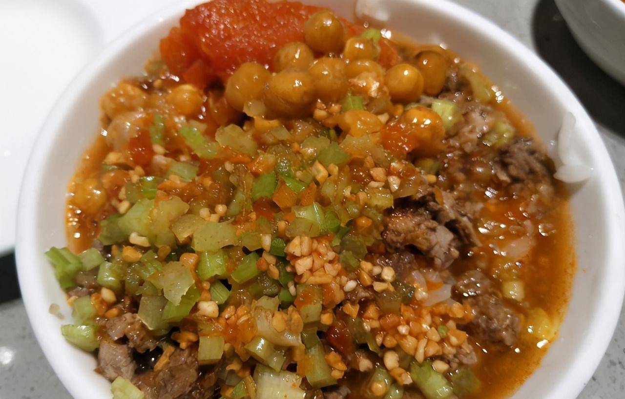 海底捞"牛肉粒"的吃法令人汗颜!网友:你怕是来做饭的吧!