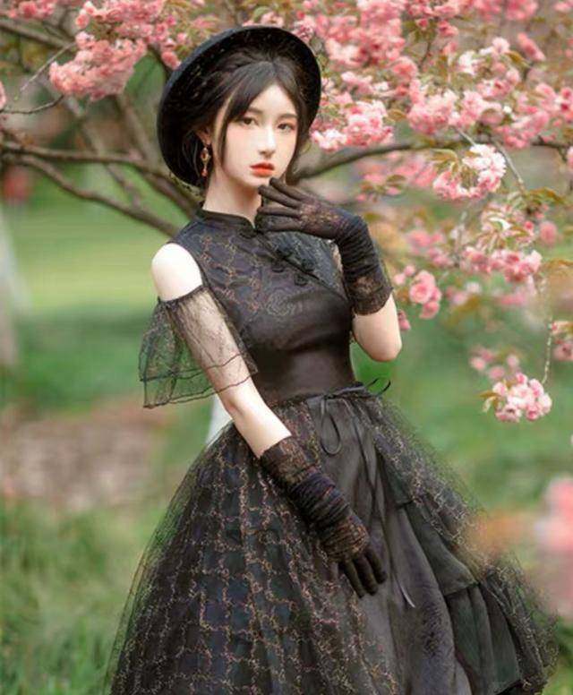 洛丽塔最近很流行“鱼鳞裙”，不仅优雅高贵，还很显温柔气质_裙子