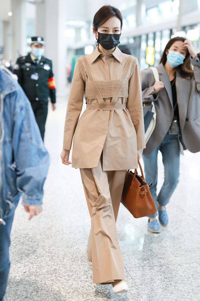 原创王鸥真会穿穿衬衫外套蕾丝背心丰盈上身曲线营造层次又显高