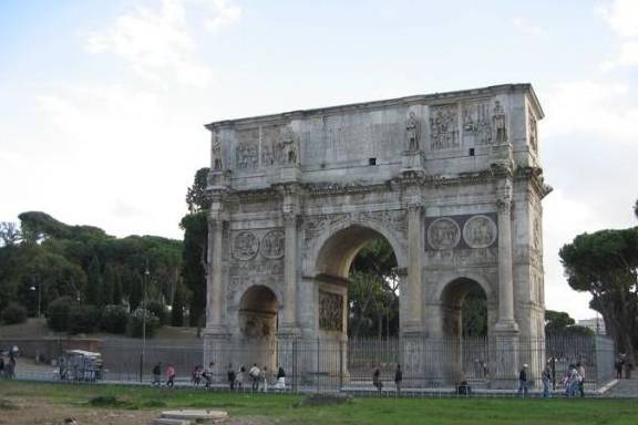 世界著名的历史文化名城，古罗马帝国的发祥地，被称为永恒之城！