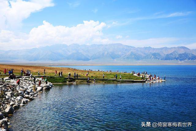 赛里木湖，一己之力就足以支撑起新疆颜值的美丽湖泊