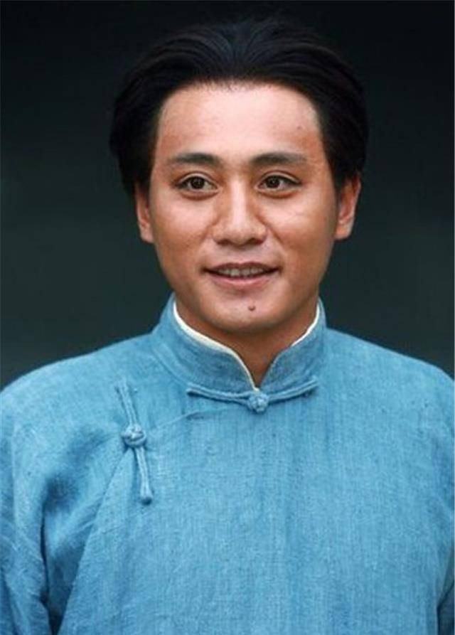 和主席长相相似的陈燕 后来成为扮演主席的女演员 家人却很苦恼 毛主席