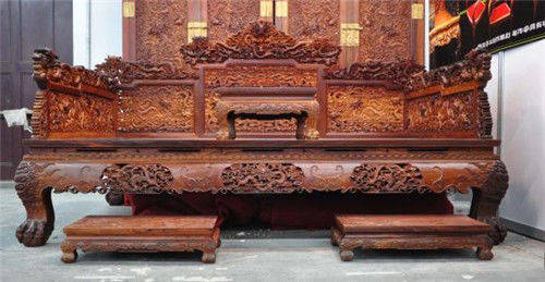 原创清朝沉香木龙床现身莆田专家劝其上交收藏家先给我8亿