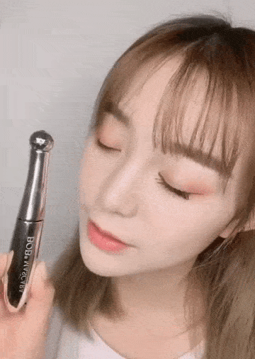 薇娅素颜不如普通人摘掉假睫毛以后颜值平平网友气质也变了