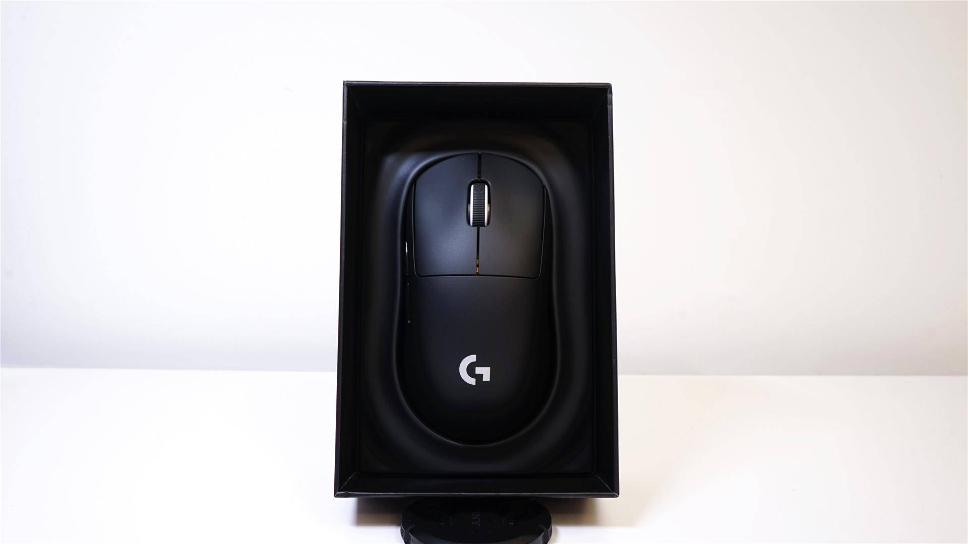 罗技狗屁王二代gproxsuperlight游戏鼠标开箱上手体验