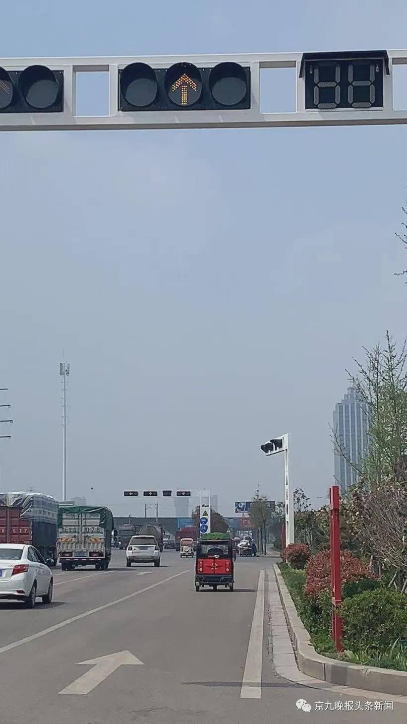 奇怪商丘这里红绿灯一亮路口就会堵塞