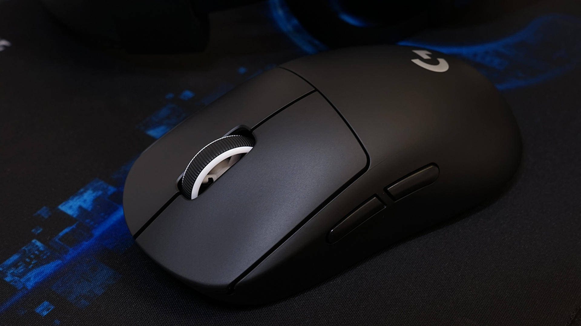 罗技狗屁王二代gproxsuperlight游戏鼠标开箱上手体验