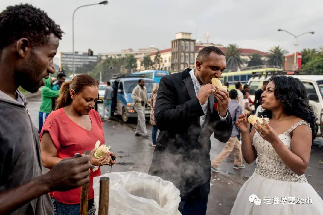 还没走出厂区,大a哥就边喊边奔向车间:吐露吐露沃克,非尼希巴拉巴拉!