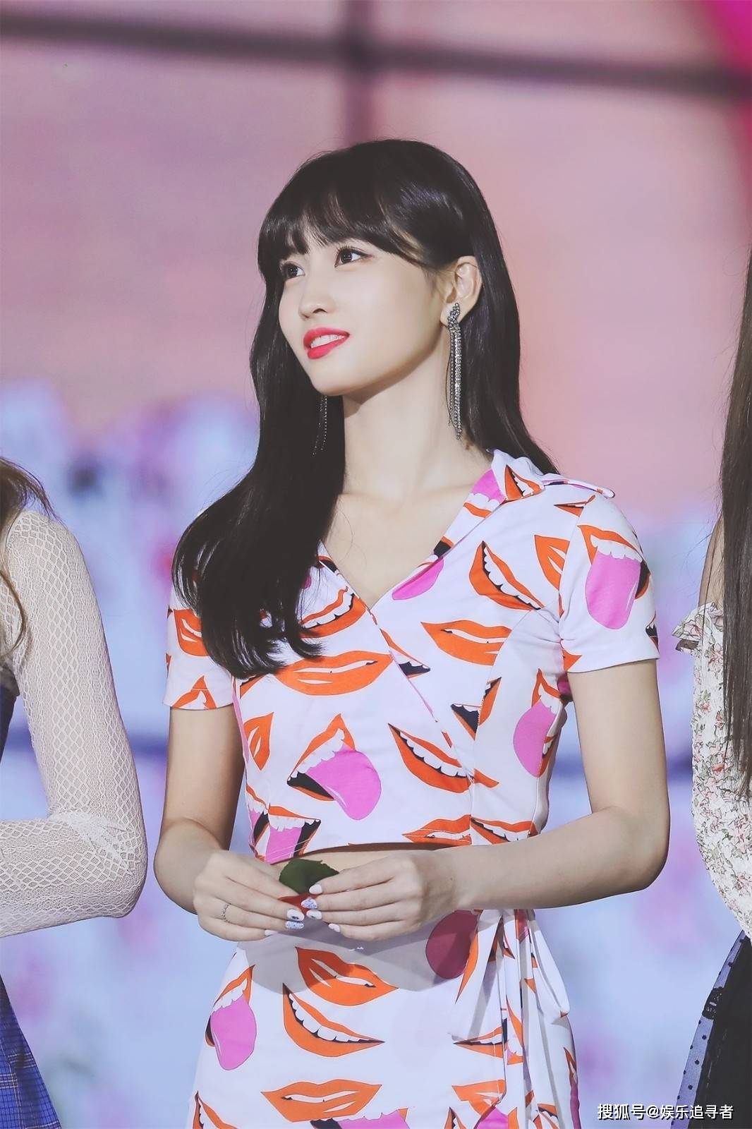 她在chris brown和young thug演唱的《city girls》中的舞蹈表演也