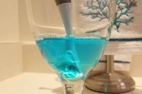 不用刷牙的漱口水有哪些 522d14d166844d179896e434129db4c7.jpeg