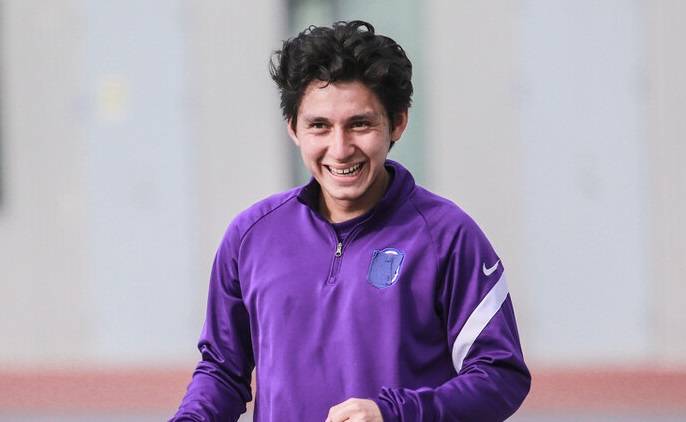 不过曹阳正并没有第一时间回到球队集训报道,而是过