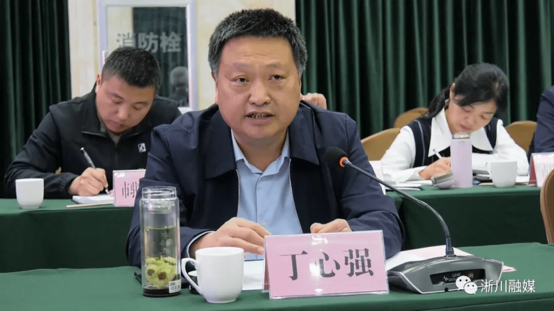 在随后召开的座谈会上,丁心强对考察团一行的到来