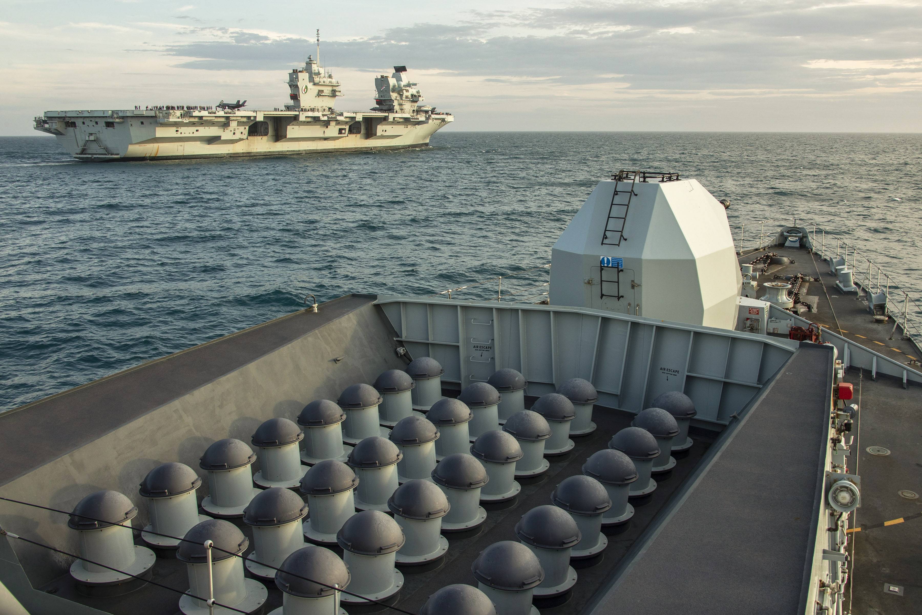 原创英国全新8000吨级战舰现身搭载24枚战斧巡航导弹单价17亿美元