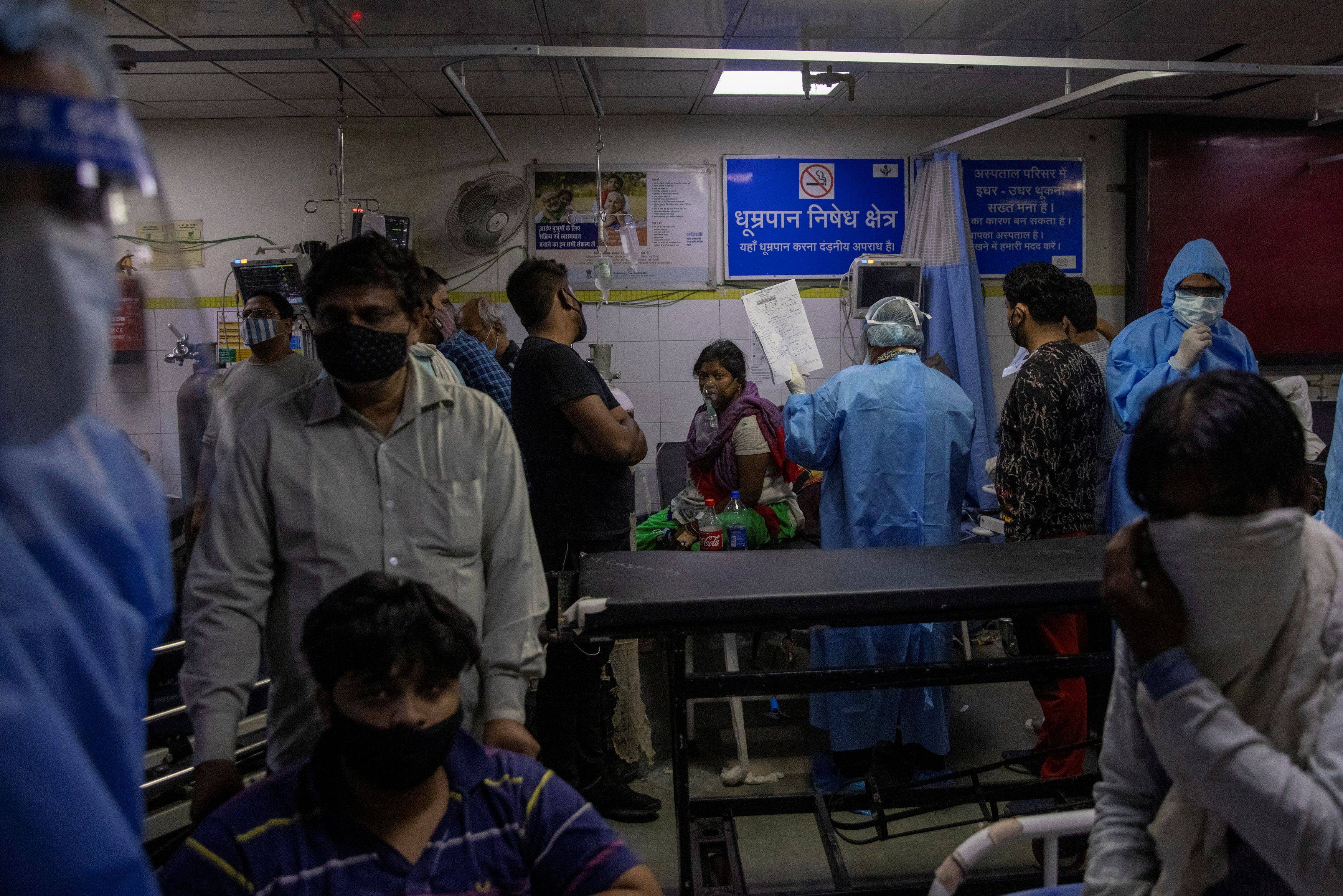 印度疫情急转直下：首都封锁，医院人满为患，市民在线“求救”