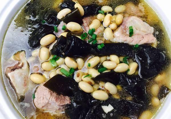 黄豆海带排骨汤