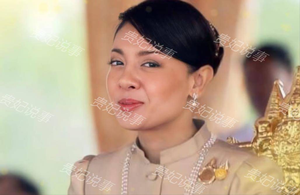 一转眼西拉米就复出在即,现身泰国宋卡省,即使是纯素颜依旧是妥妥的