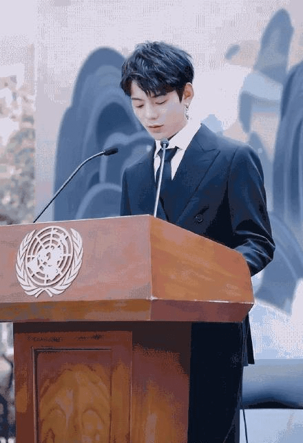 丁真地球日联合国开发署演讲一滴水中有十万生命