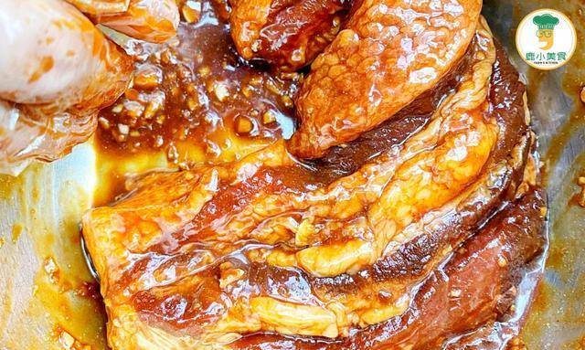 制作叉烧腌料才是关键分享家庭腌制方法咸甜酥嫩肥而不腻