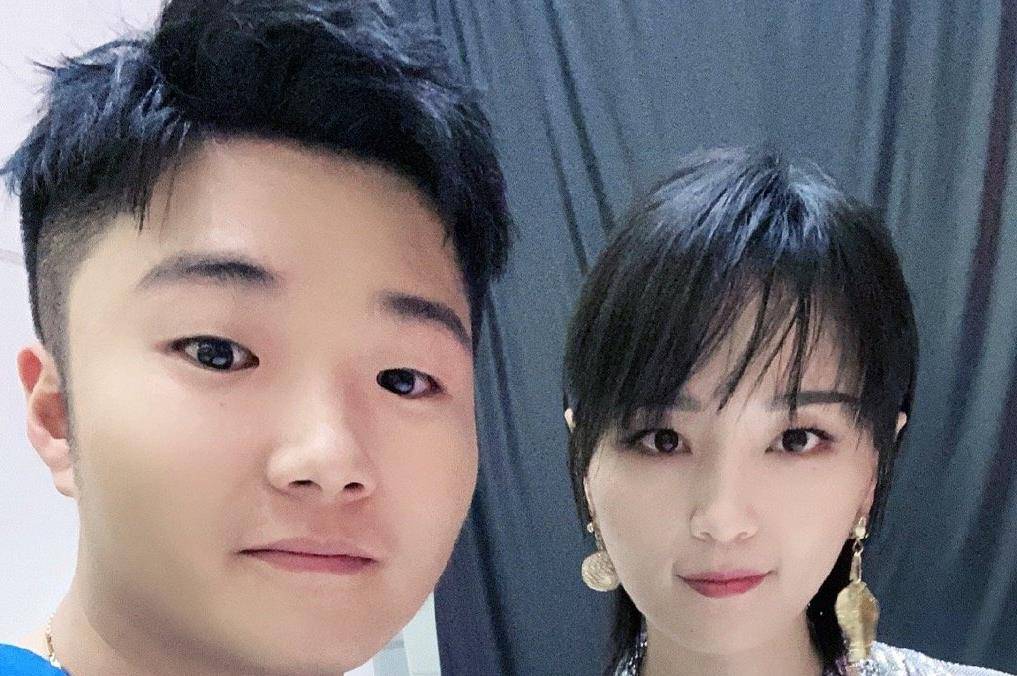 白小白再被质疑已婚评论区出现其妻子名字遭本人回复否认