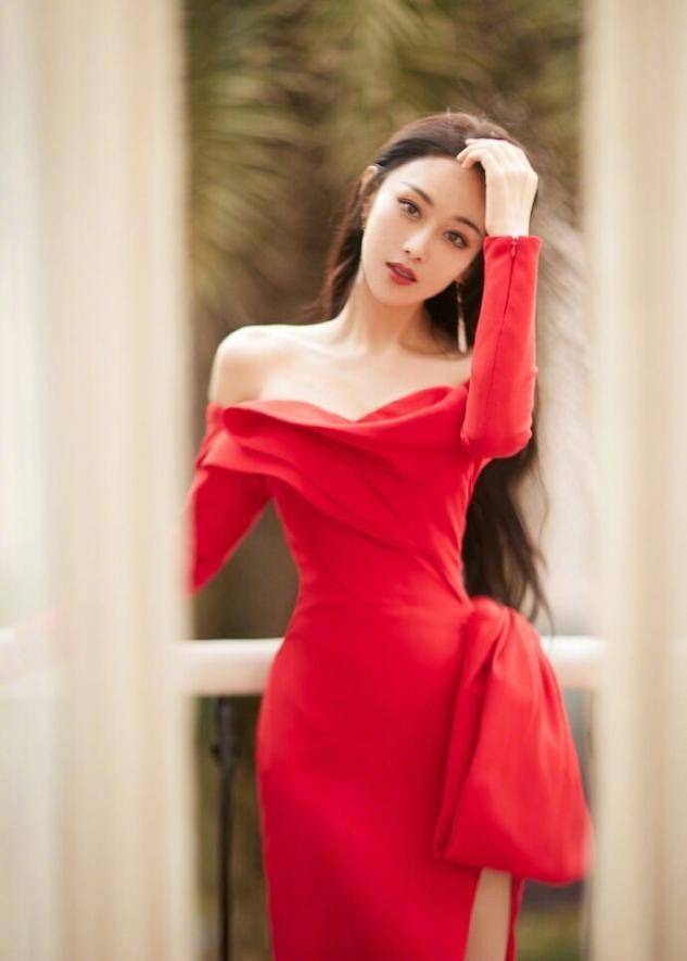 惊艳的女人味裙子 c40a47b8b92145f6b49547c28fb0cea2.jpeg