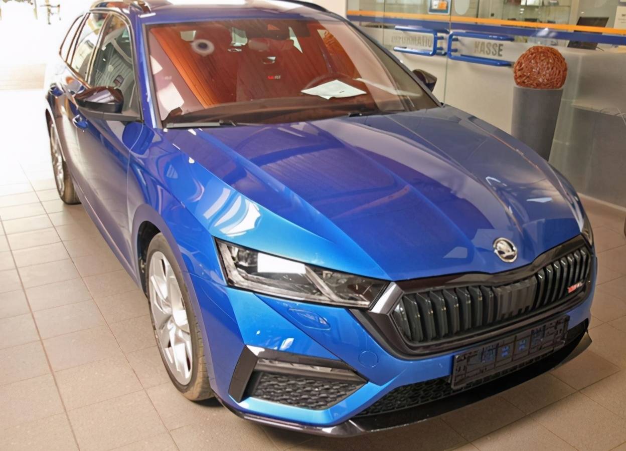 全新斯柯达明锐rs尺寸不输卡罗拉20t7dct空间最给力