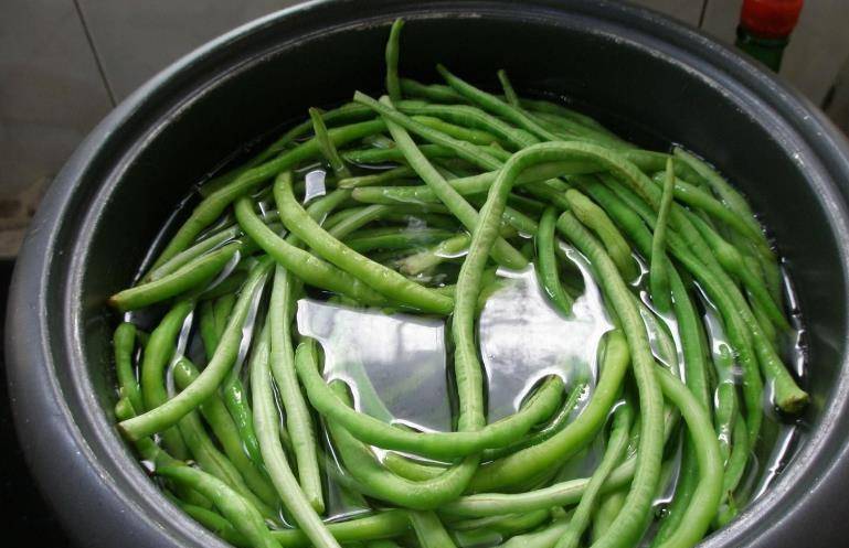 买豆角时挑粗的还是细的老菜农说漏了嘴以后别再乱买了