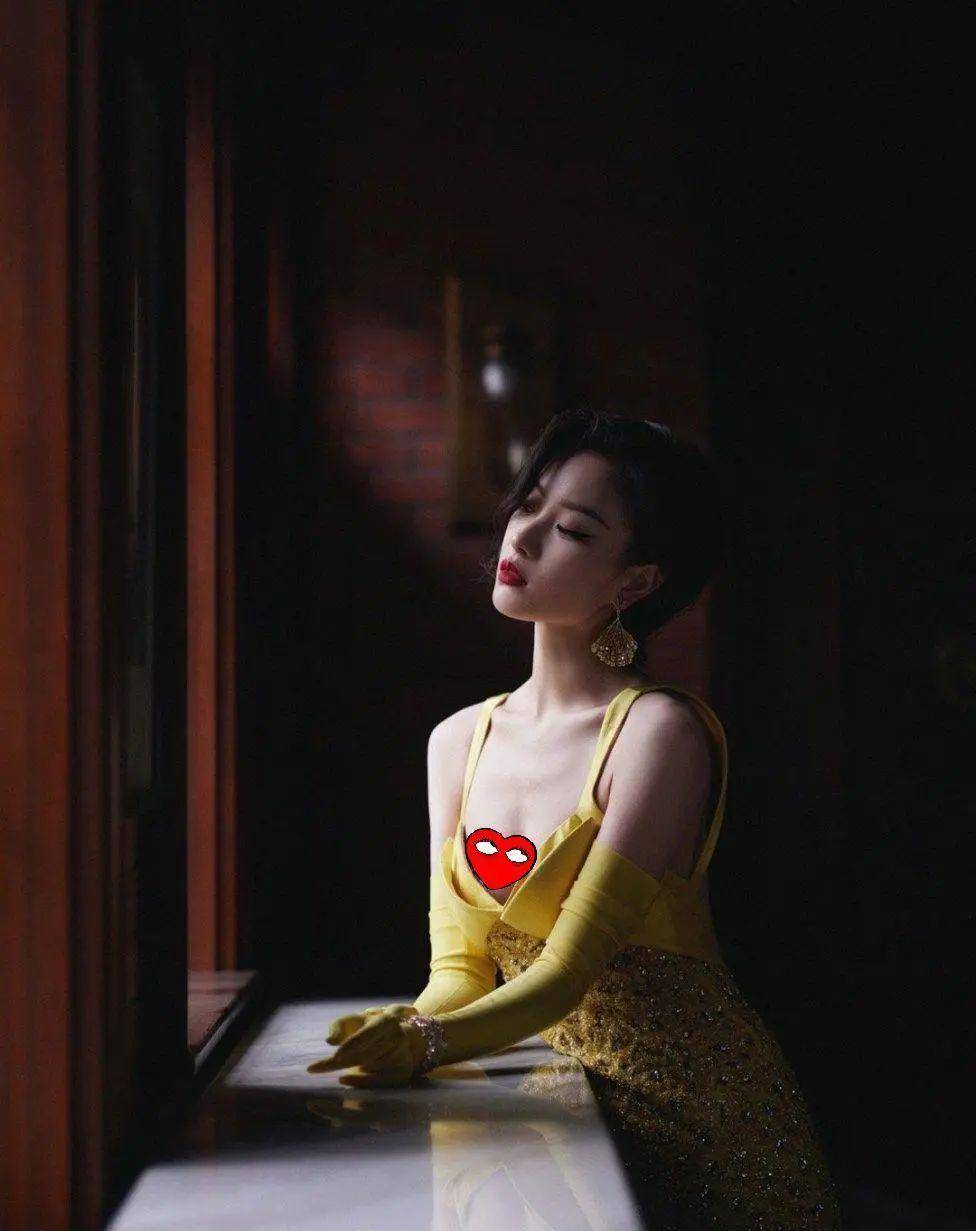 原创没想到倪妮这么有料一袭黄色水钻裙妩媚到极致傲人上围太惹眼