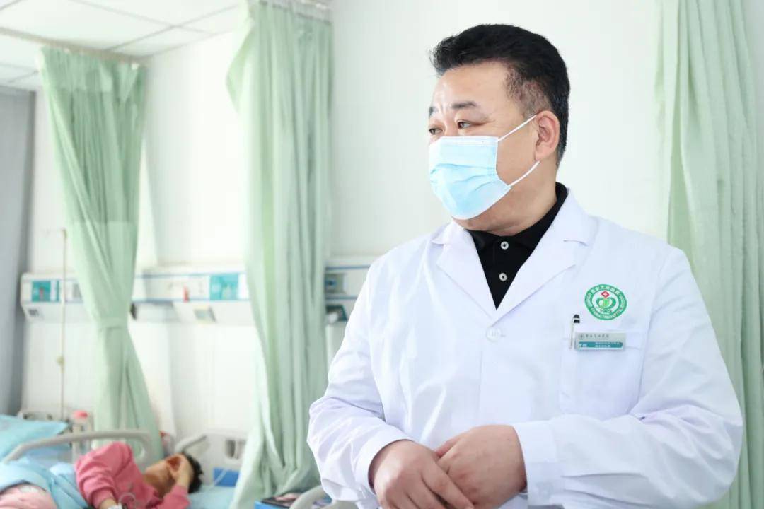 神经外科医生排名_神经外科女医生图片